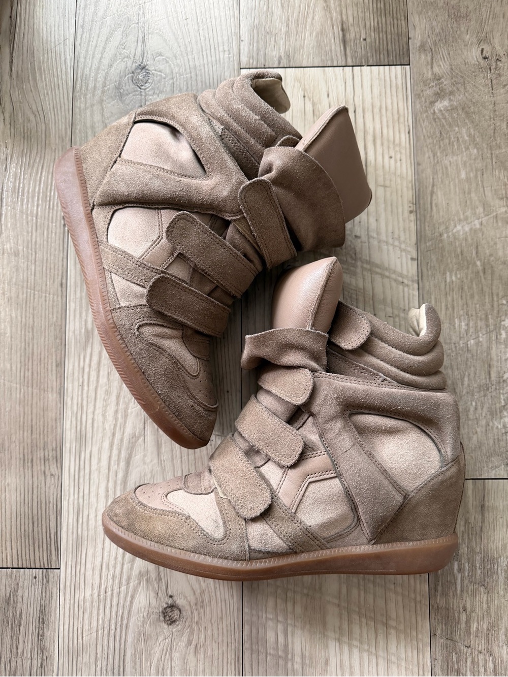 Authentic Isabel Marant Bekett wedge sneaker in light taupe